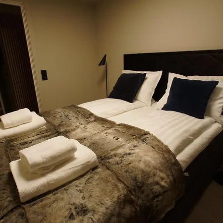 Comfort In Lone Only 20 Minutes Away From The Heart Of The City! *