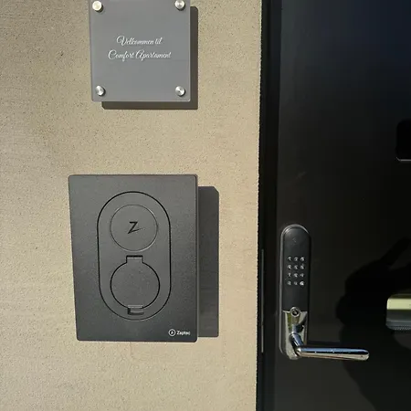 Comfort In Lone Only 20 Minutes Away From The Heart Of The City! *