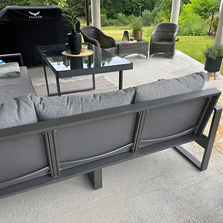 公寓 Comfort In Lone Only 20 Minutes Away From The Heart Of The City! *