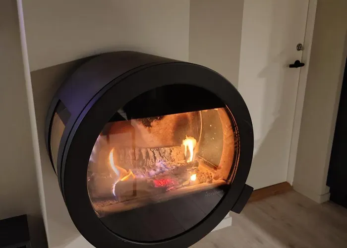 Apartment Comfort In Lone Only 20 Minutes Away From The Heart Of The City!