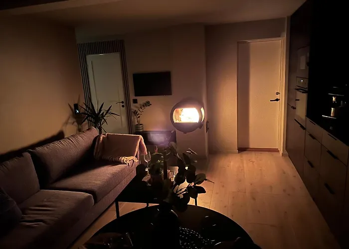 Comfort In Lone Only 20 Minutes Away From The Heart Of The City! *