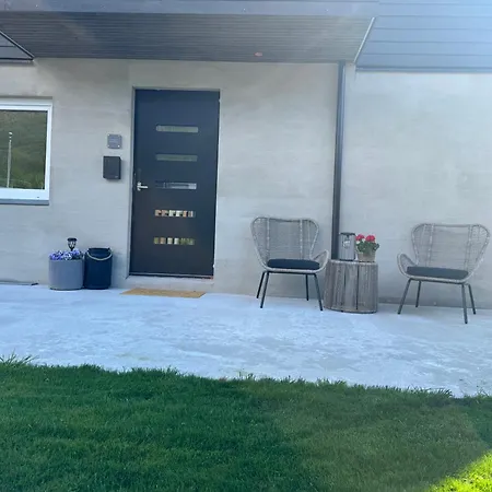 Comfort In Lone Only 20 Minutes Away From The Heart Of The City! *